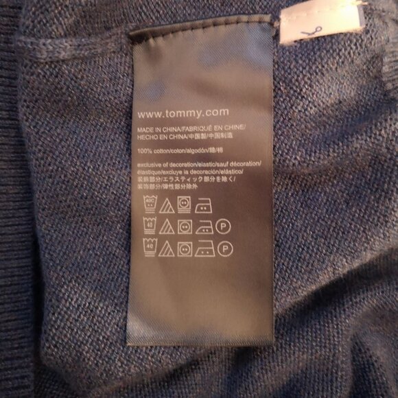 Tommy Hilfiger Men's Loose Fit V-neck Lightweight Sweater - Picture 4 of 9